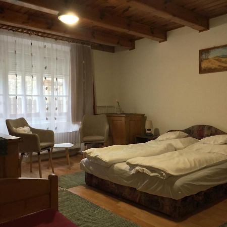 Apartament Devenyi Vendeghaz Csesznek Zewnętrze zdjęcie