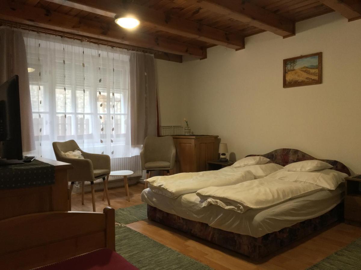 Apartament Devenyi Vendeghaz Csesznek Zewnętrze zdjęcie