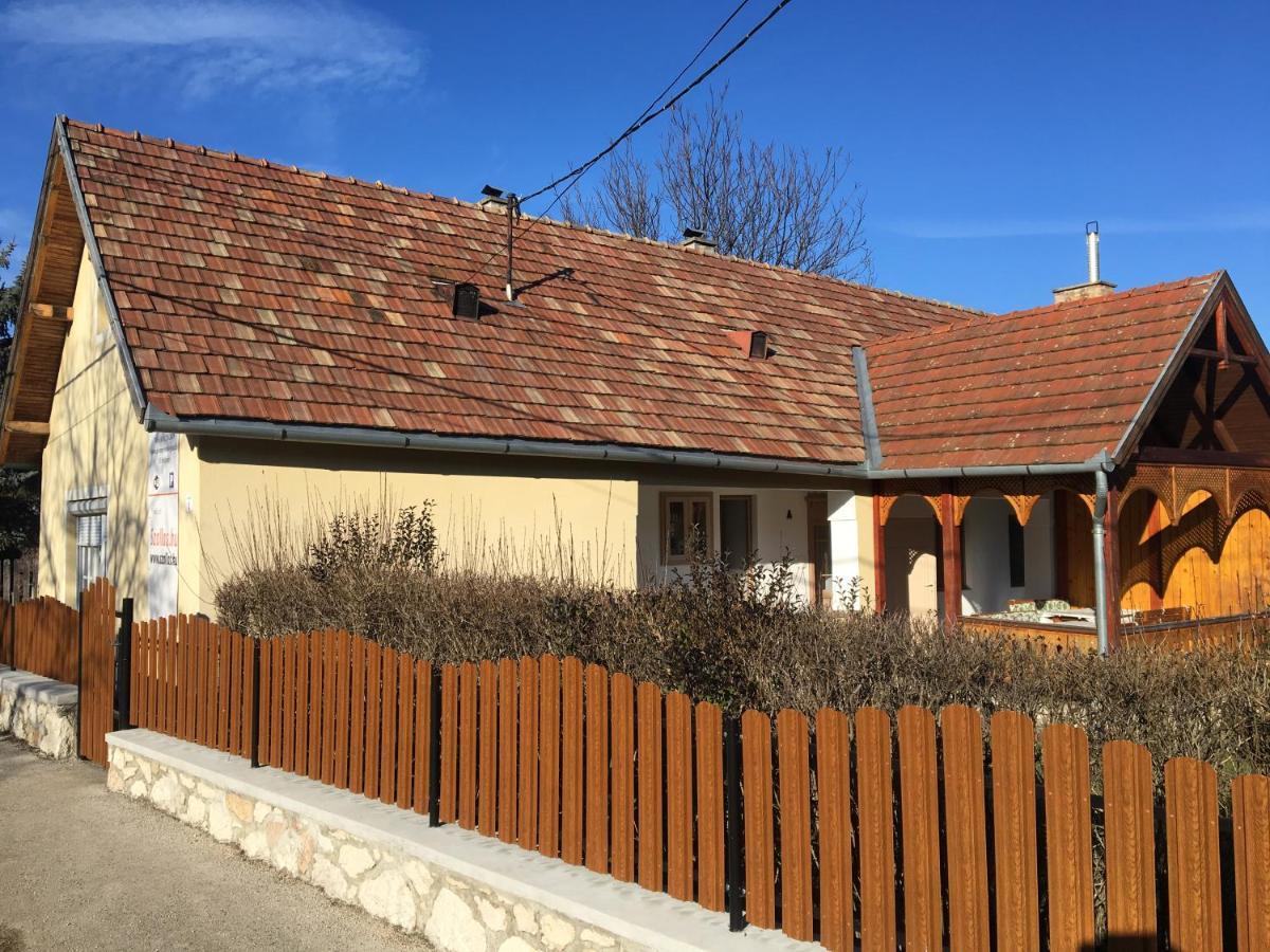 Apartament Devenyi Vendeghaz Csesznek Zewnętrze zdjęcie