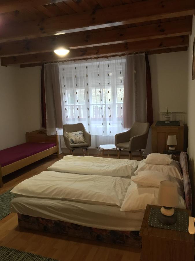 Apartament Devenyi Vendeghaz Csesznek Zewnętrze zdjęcie