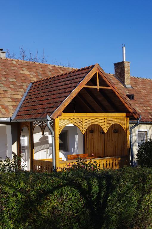 Apartament Devenyi Vendeghaz Csesznek Zewnętrze zdjęcie