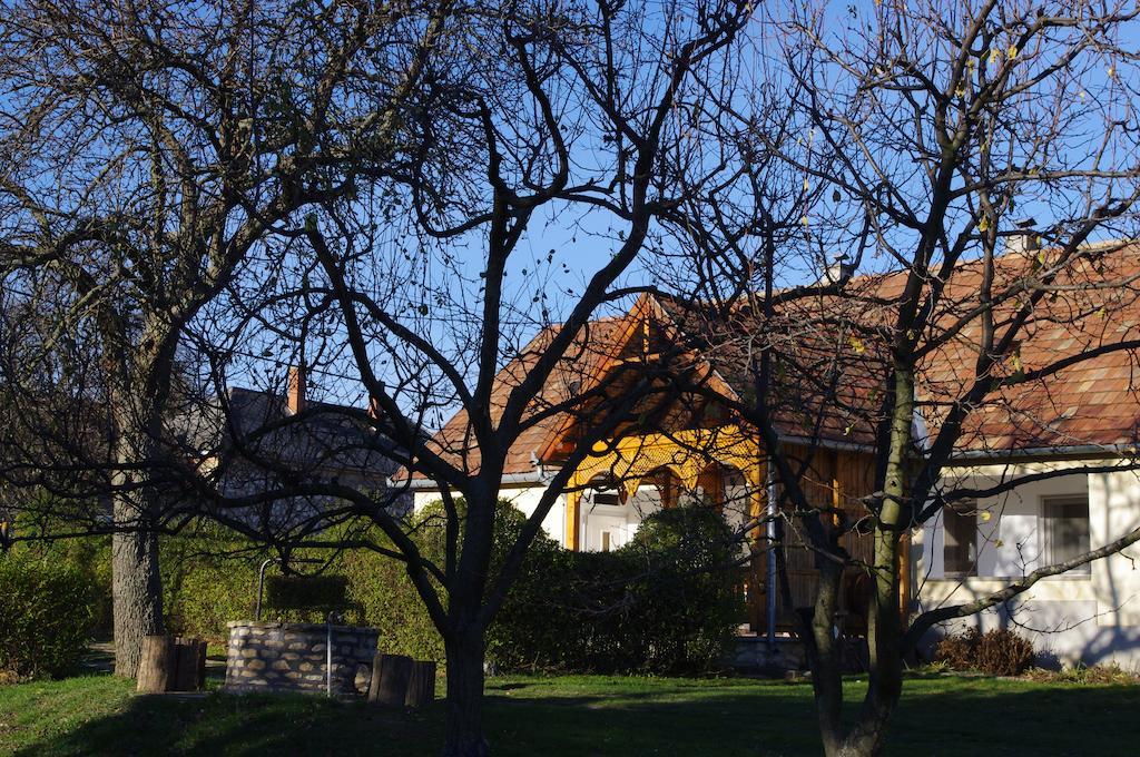 Apartament Devenyi Vendeghaz Csesznek Zewnętrze zdjęcie